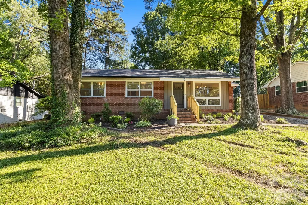 3840 Colebrook Road Charlotte NC 28215
