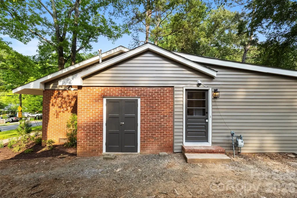 3840 Colebrook Road Charlotte NC 28215