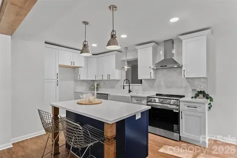 3840 Colebrook Road Charlotte NC 28215