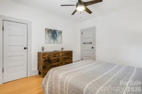 72 Woodlawn Avenue Asheville NC 28801