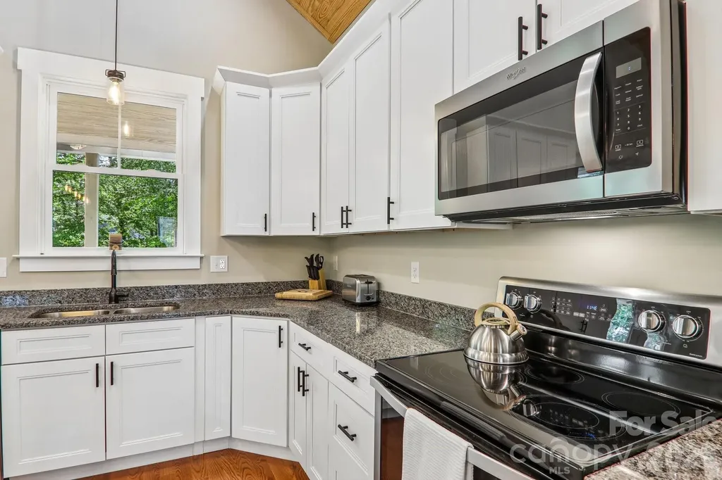318 Cider Hill Lane Hendersonville NC 28792