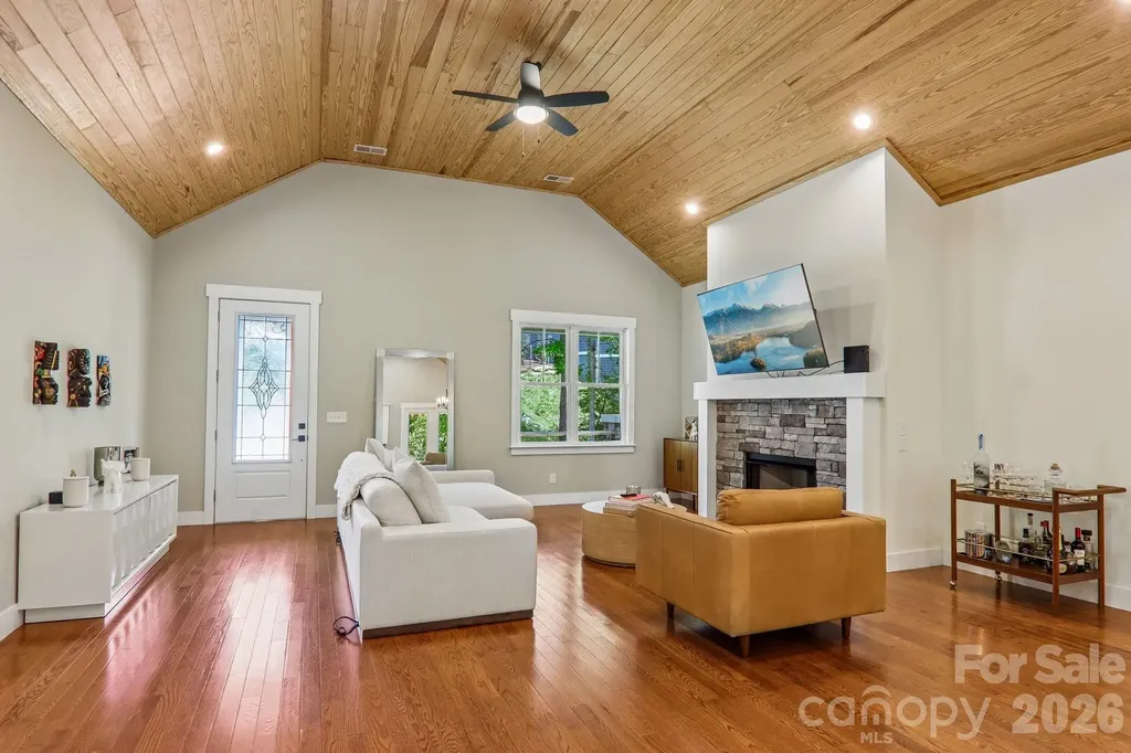 318 Cider Hill Lane Hendersonville NC 28792