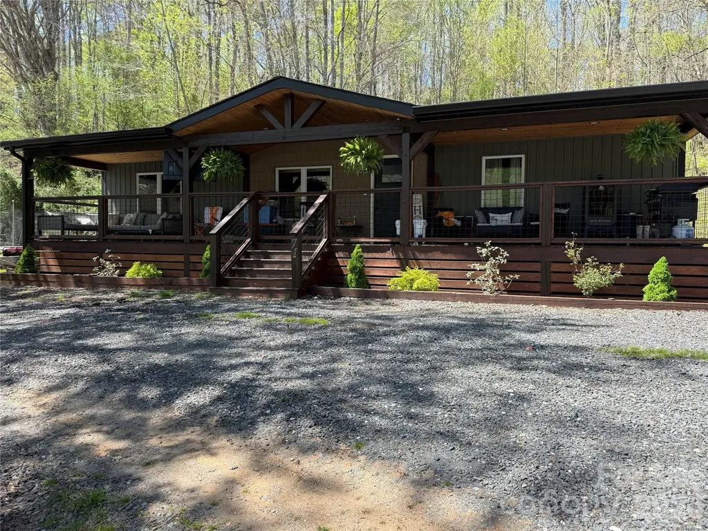71 Ledford Ridge Lane Bakersville NC 28705