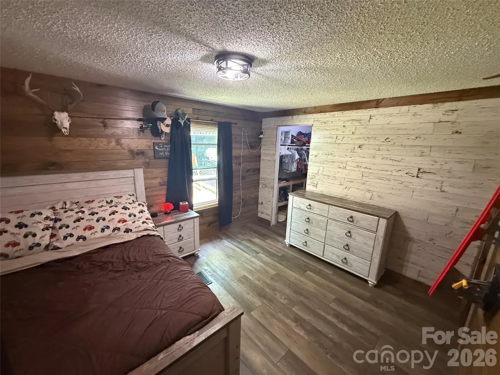 71 Ledford Ridge Lane Bakersville NC 28705