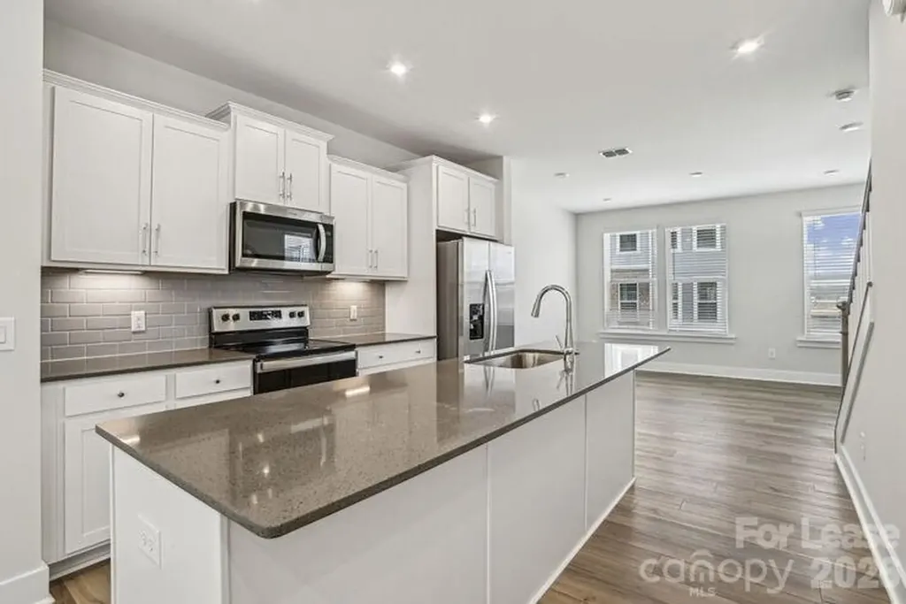 4375 Raleigh Street Charlotte NC 28213