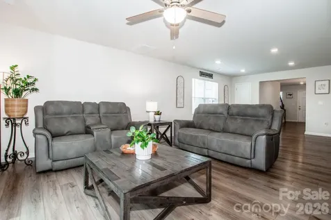 5189 Duck Lane Catawba NC 28609
