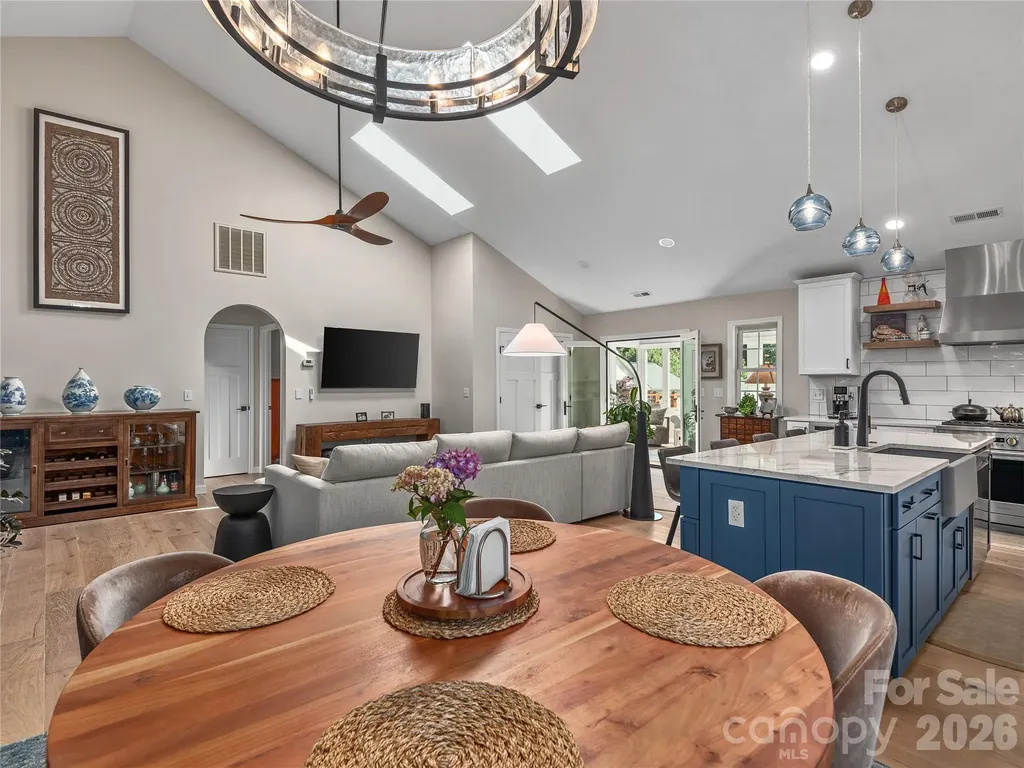 16 Stonebridge Drive Asheville NC 28805