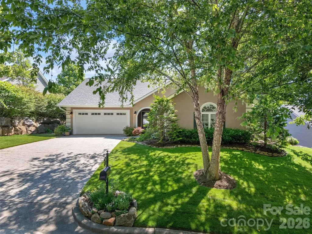 16 Stonebridge Drive Asheville NC 28805