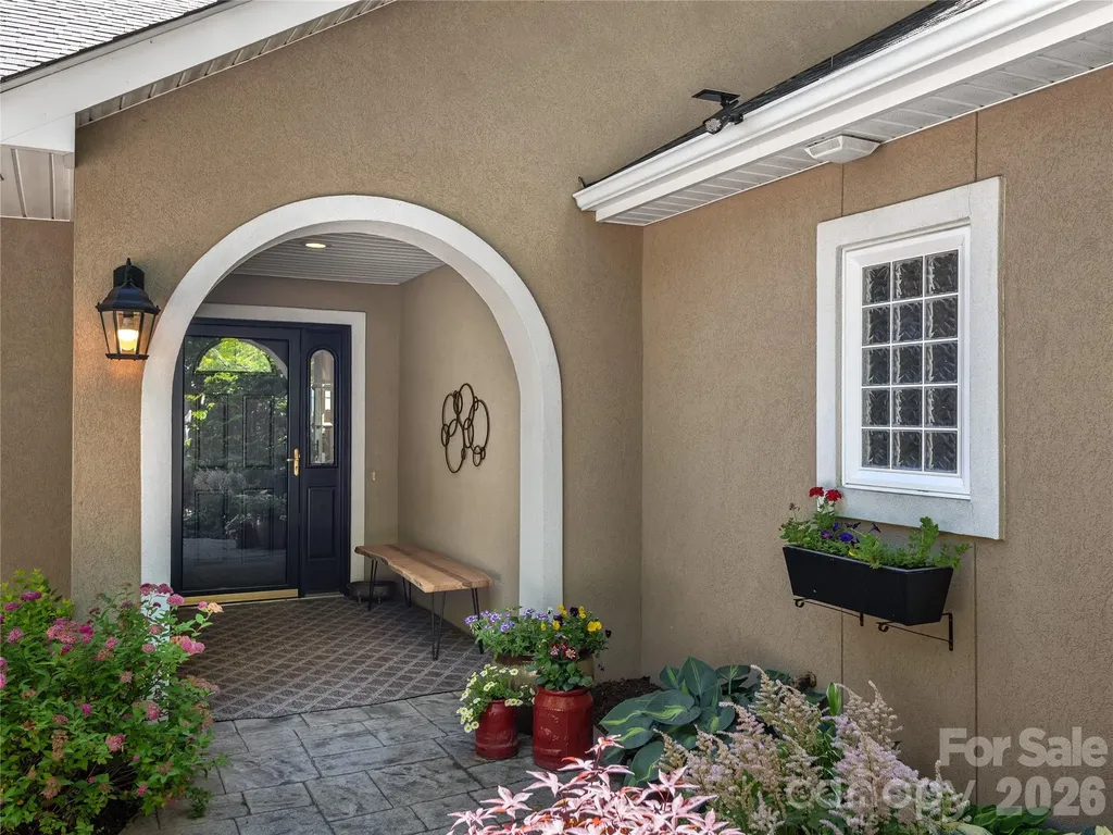 16 Stonebridge Drive Asheville NC 28805