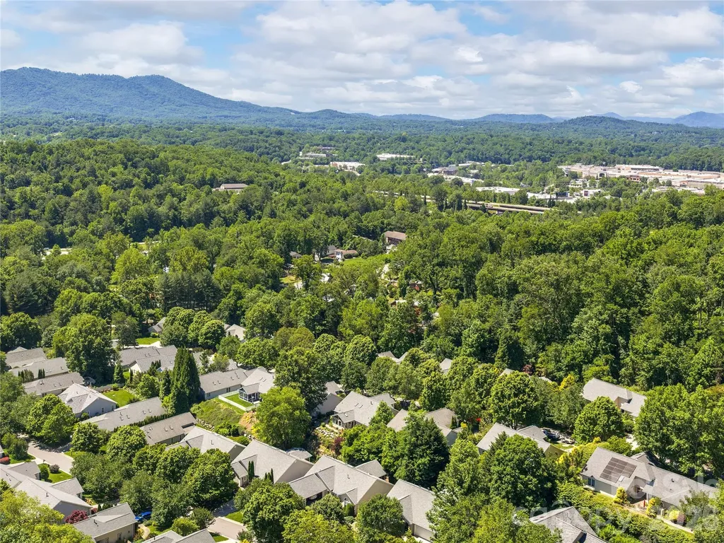 16 Stonebridge Drive Asheville NC 28805