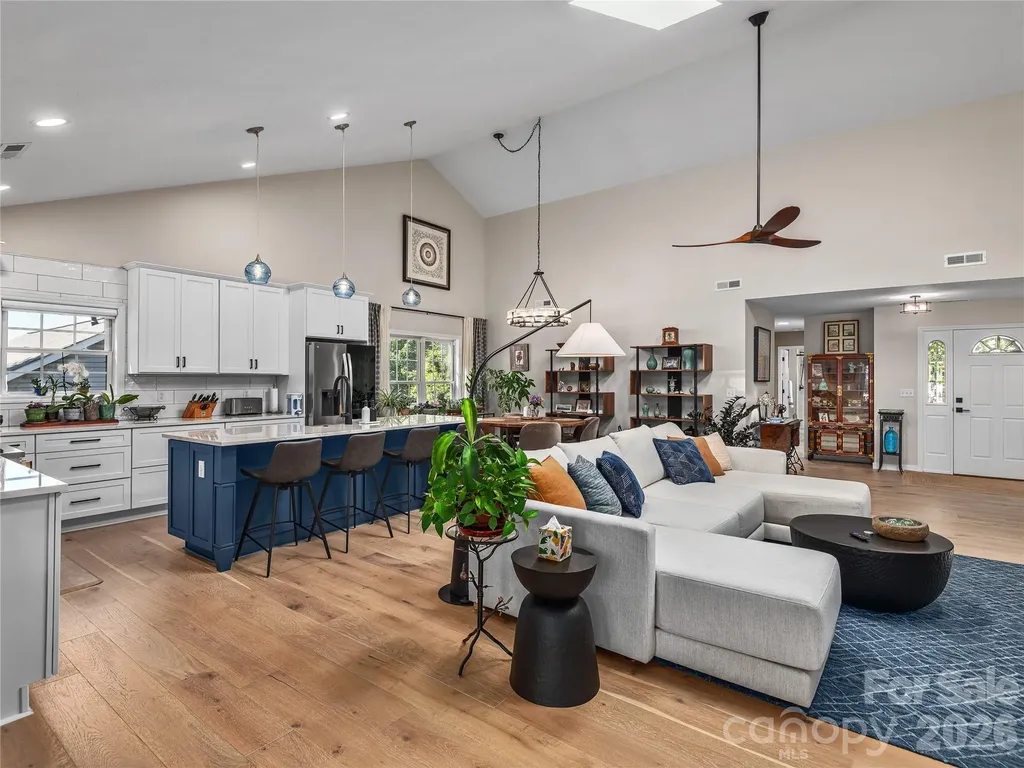 16 Stonebridge Drive Asheville NC 28805