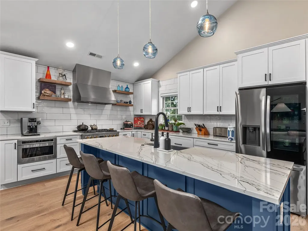 16 Stonebridge Drive Asheville NC 28805