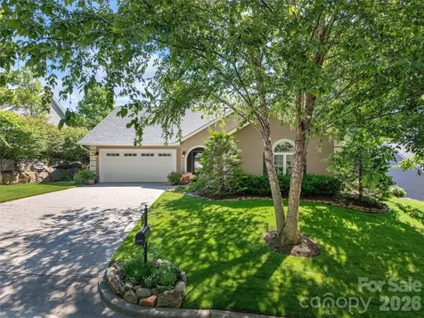 16 Stonebridge Drive Asheville NC 28805