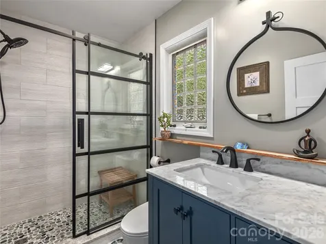16 Stonebridge Drive Asheville NC 28805