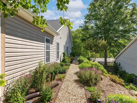 16 Stonebridge Drive Asheville NC 28805