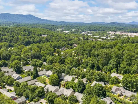 16 Stonebridge Drive Asheville NC 28805