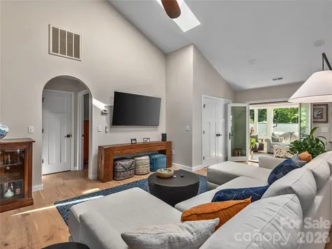 16 Stonebridge Drive Asheville NC 28805