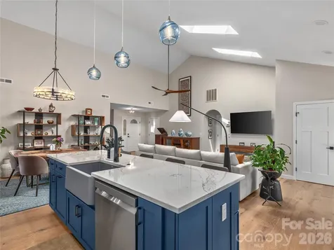 16 Stonebridge Drive Asheville NC 28805