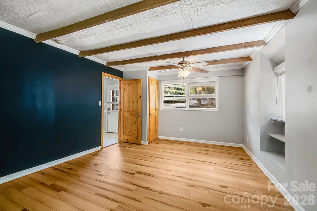 67 Banks Town Road Weaverville NC 28787