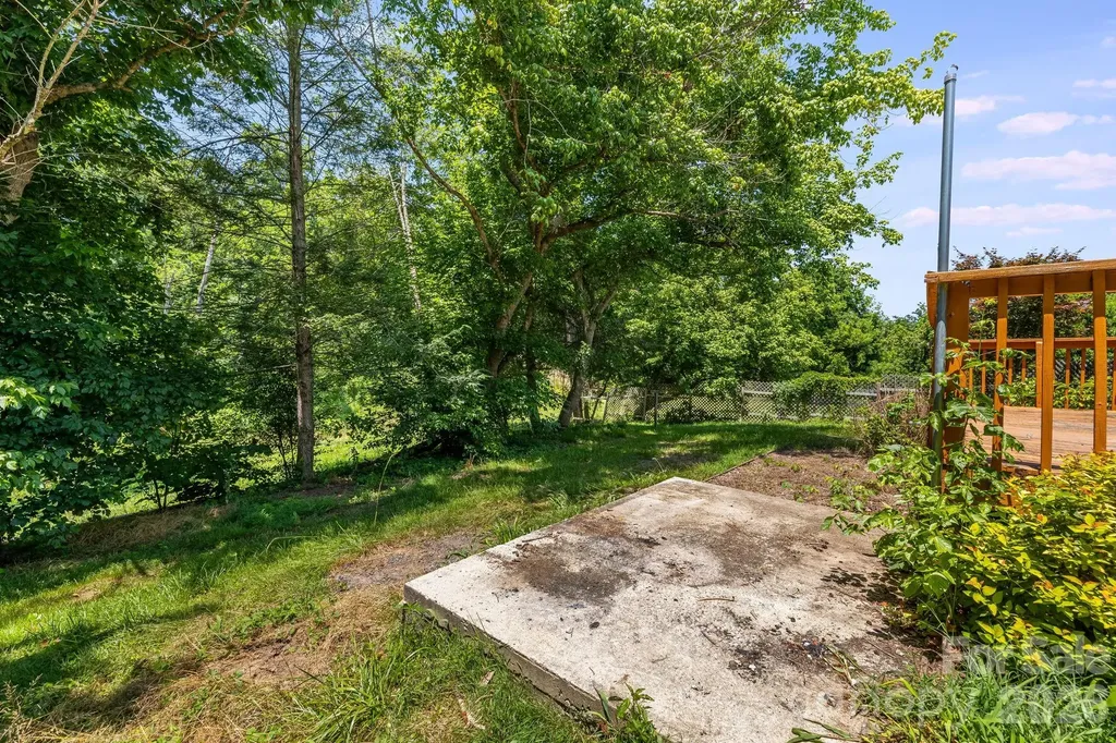 67 Banks Town Road Weaverville NC 28787