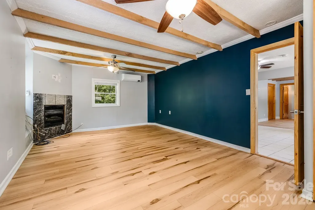 67 Banks Town Road Weaverville NC 28787