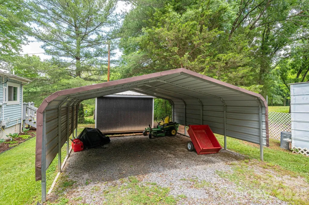 2002 Bill Lynch Road Lincolnton NC 28092