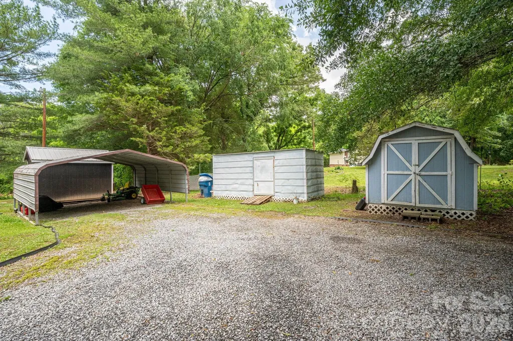 2002 Bill Lynch Road Lincolnton NC 28092