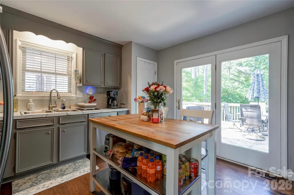 101 Doree Lane Crouse NC 28033