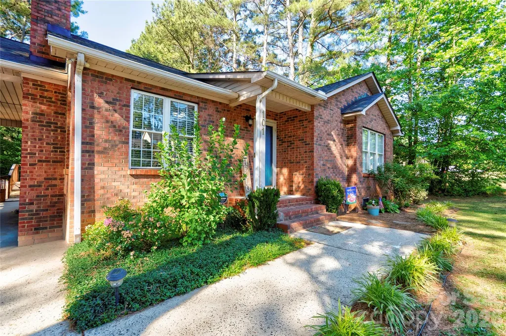 101 Doree Lane Crouse NC 28033