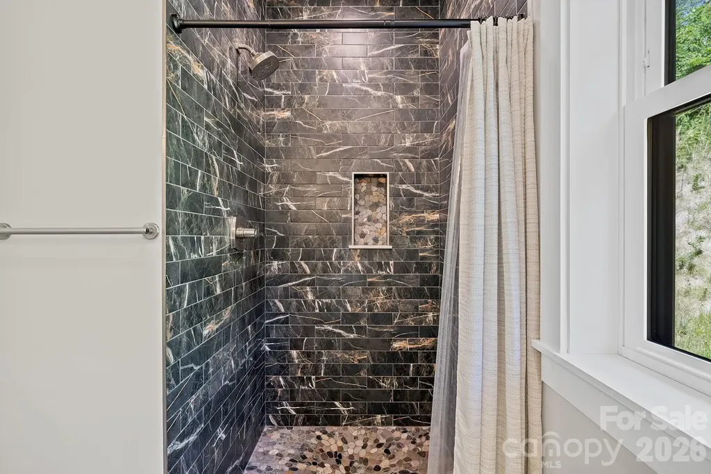 66 Nader Avenue Weaverville NC 28787