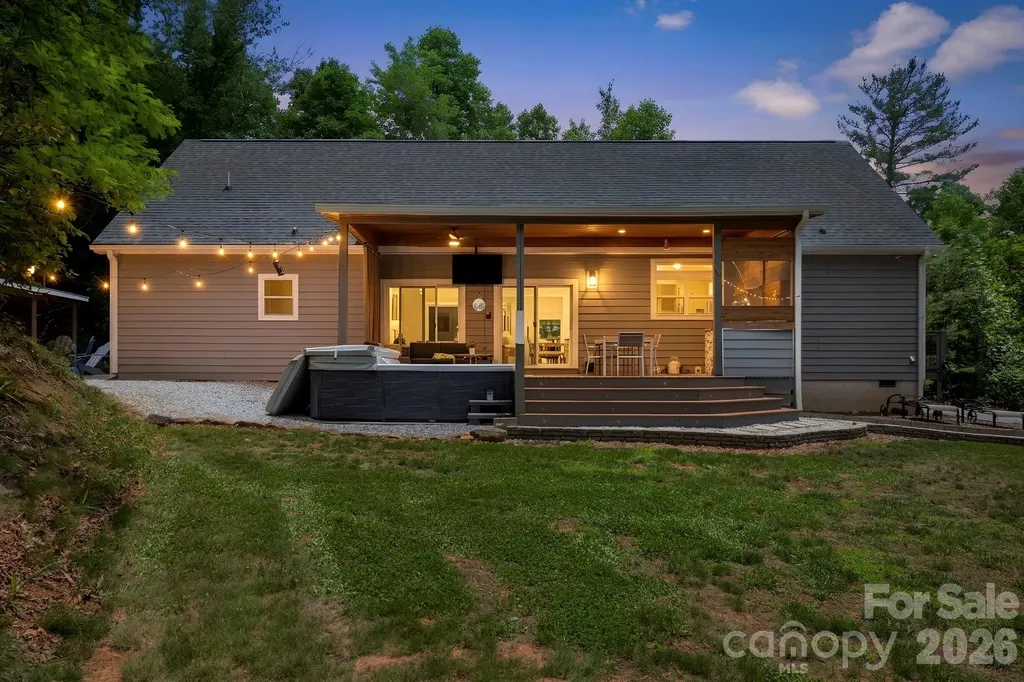 311 Charming Lane Hendersonville NC 28792
