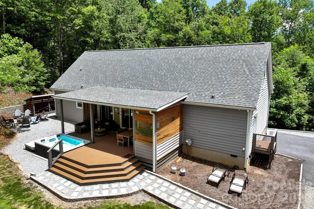 311 Charming Lane Hendersonville NC 28792