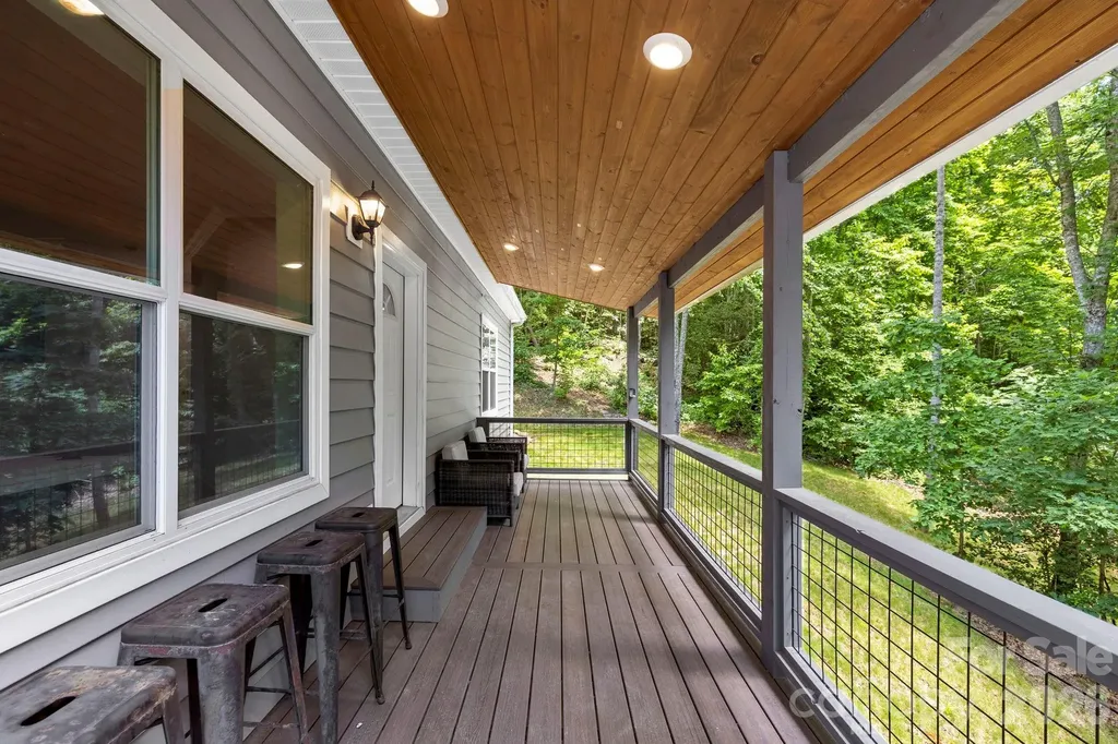 311 Charming Lane Hendersonville NC 28792