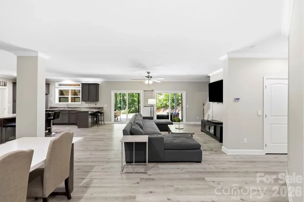 311 Charming Lane Hendersonville NC 28792