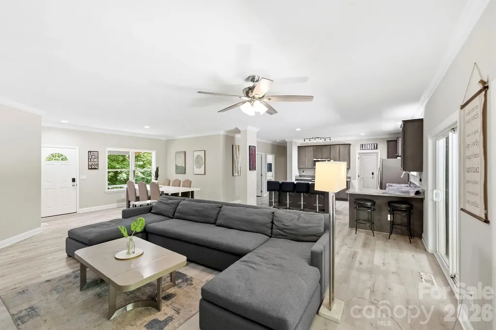 311 Charming Lane Hendersonville NC 28792