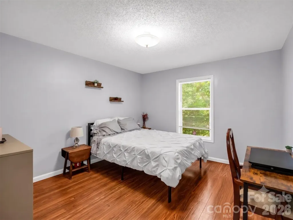 23 Peace Street Asheville NC 28806