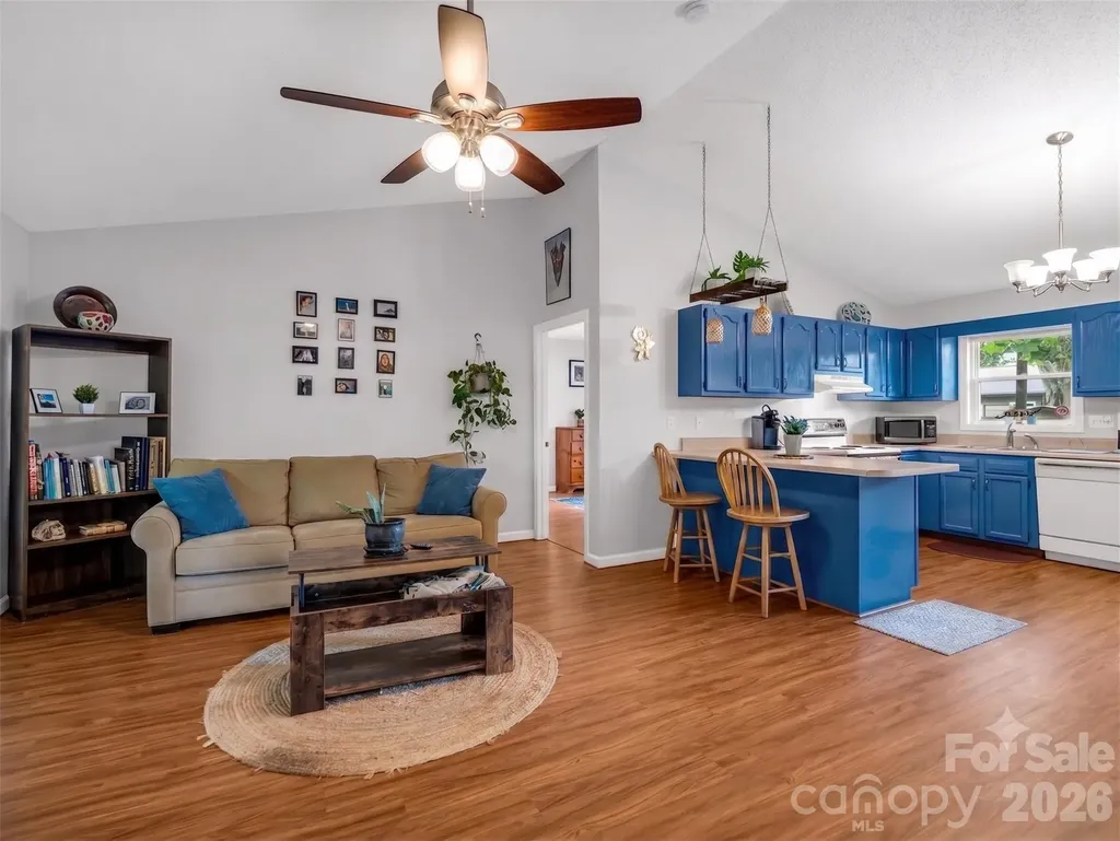 23 Peace Street Asheville NC 28806
