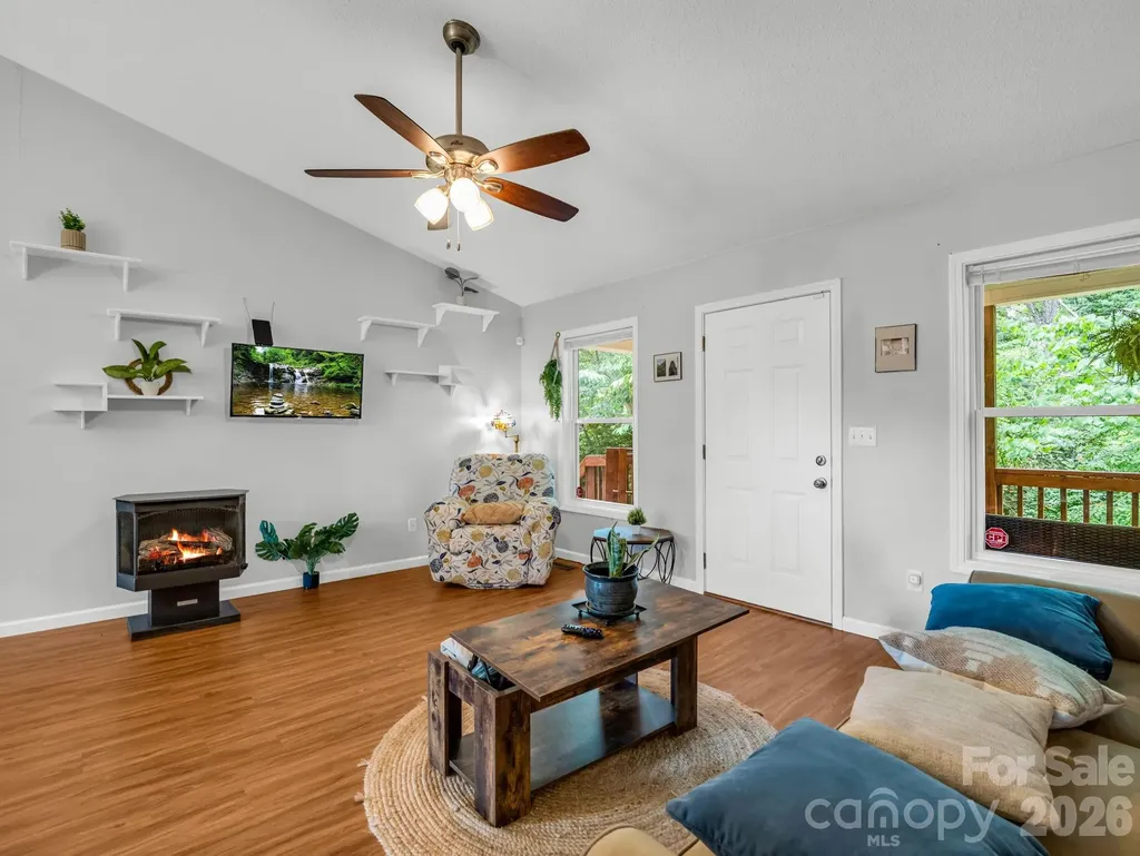 23 Peace Street Asheville NC 28806