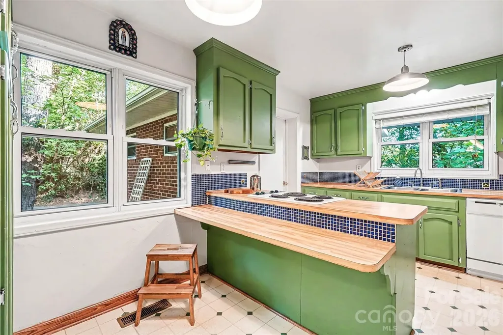 812 Saint Michaels Lane Gastonia NC 28052