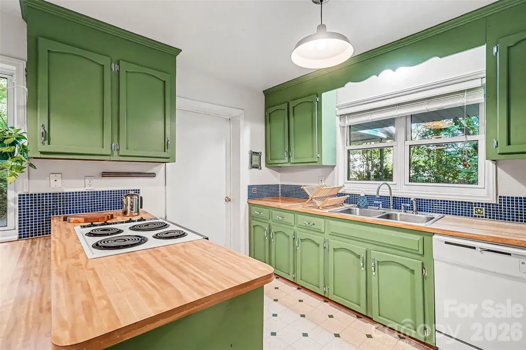812 Saint Michaels Lane Gastonia NC 28052
