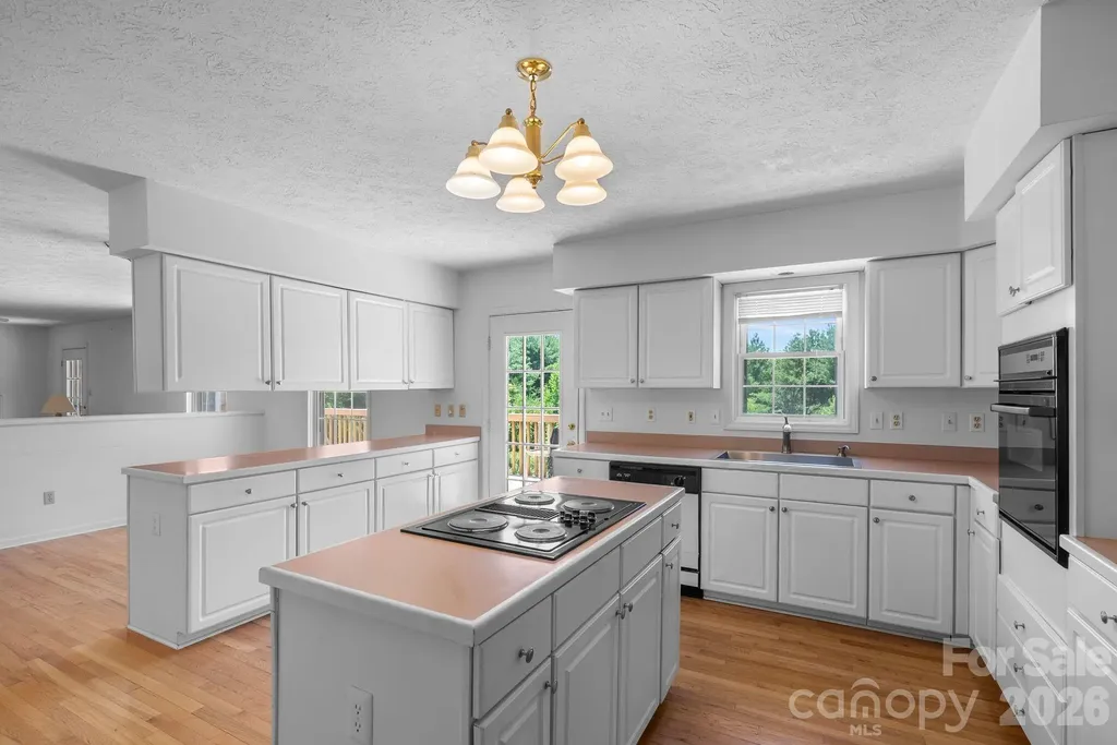 28 Song Bird Lane Weaverville NC 28787