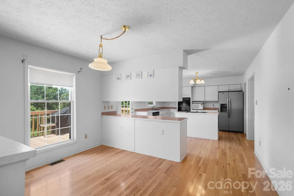 28 Song Bird Lane Weaverville NC 28787