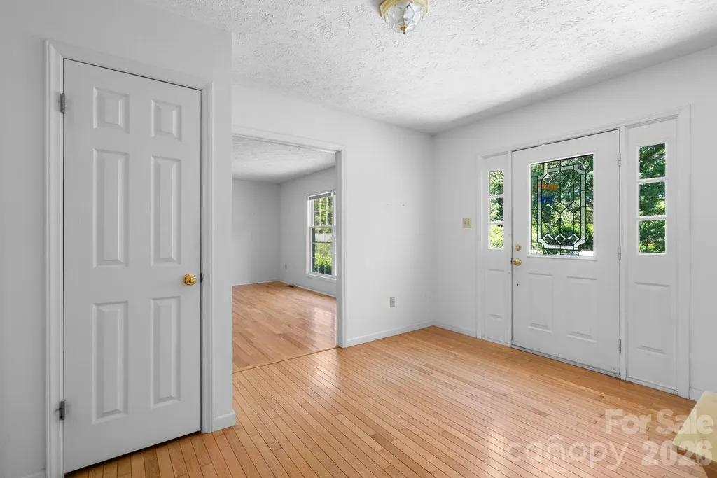28 Song Bird Lane Weaverville NC 28787