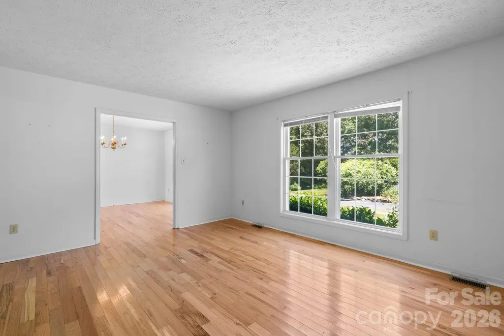 28 Song Bird Lane Weaverville NC 28787