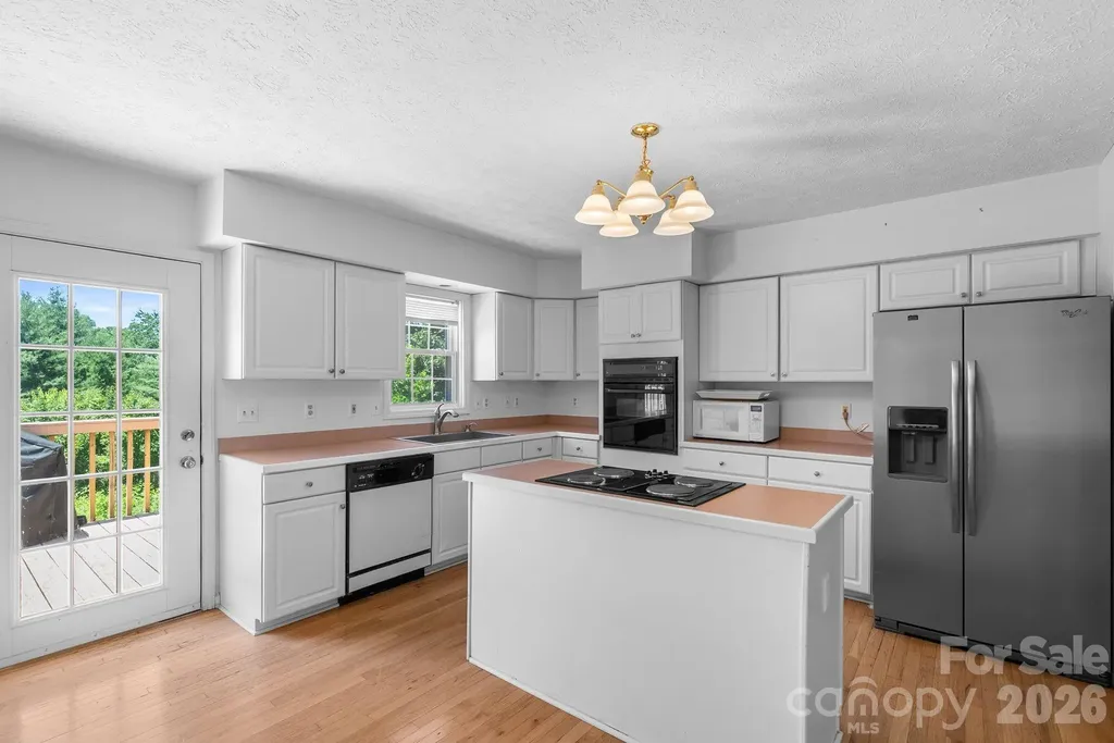 28 Song Bird Lane Weaverville NC 28787
