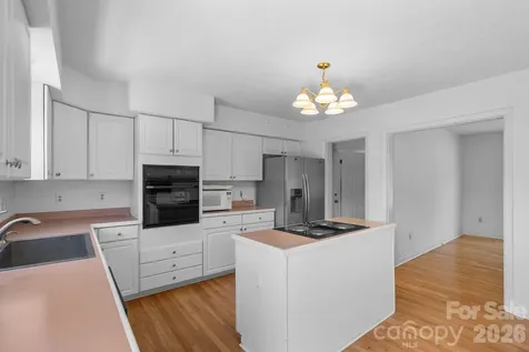 28 Song Bird Lane Weaverville NC 28787