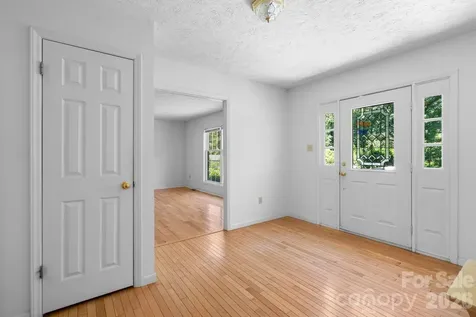 28 Song Bird Lane Weaverville NC 28787