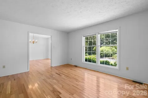 28 Song Bird Lane Weaverville NC 28787