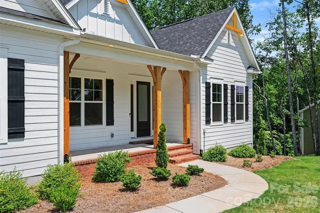 131 High Lake Drive Statesville NC 28677