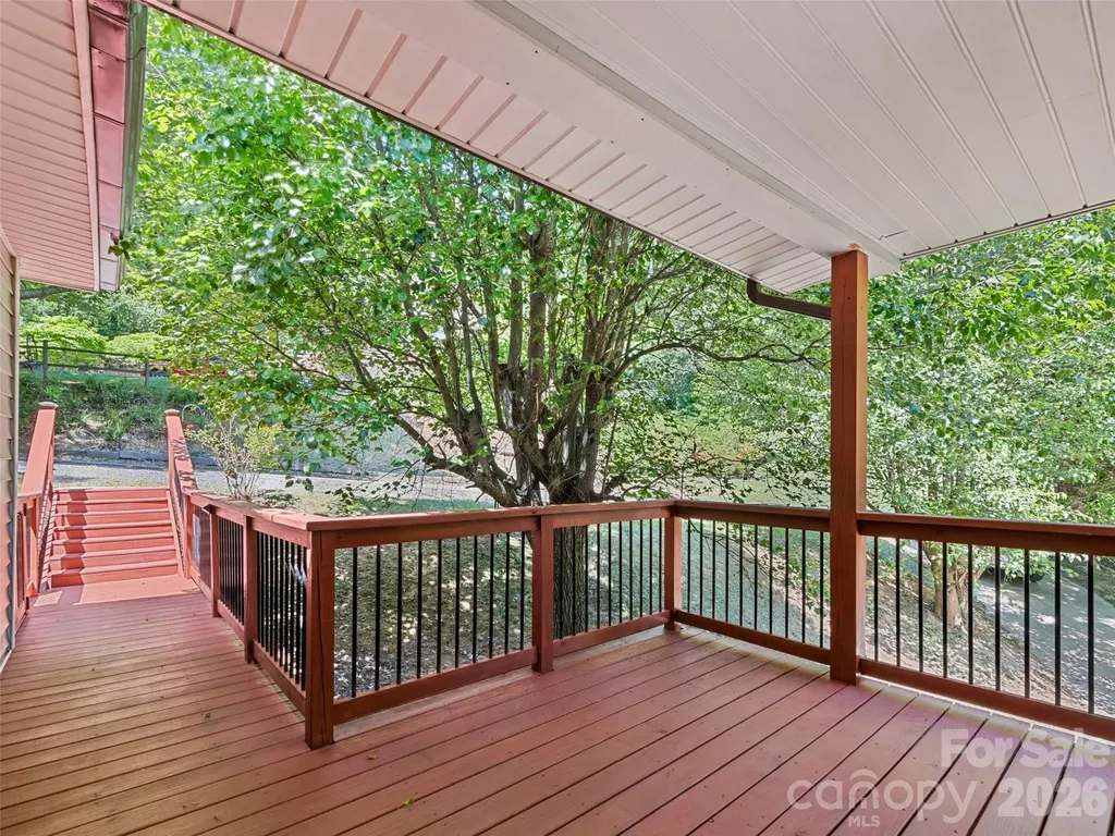 157 Highland Terrace Clyde NC 28721